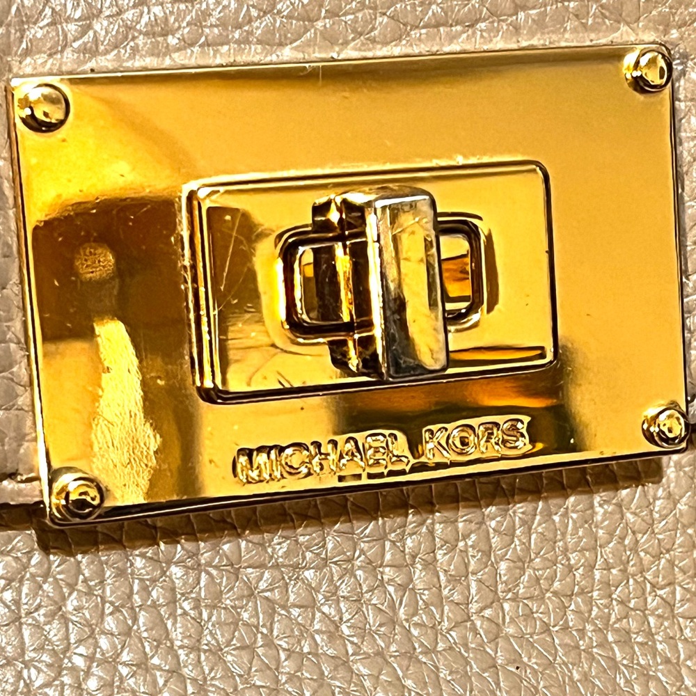 Michael Kors Tan & Gold Crossbody/Shoulder  Bag with Chain Strap - Picture 6 of 15